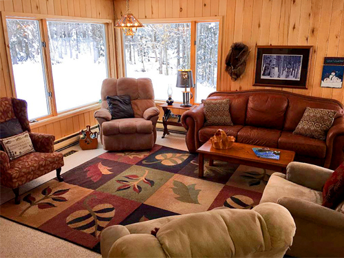 Munising Michigan Area Vacation Homes - Each rental property has its own character, amenities and scenic surroundings.  Our Munising Michigan Vacation Homes are prepared for you with all the comforts and conveniences of home.