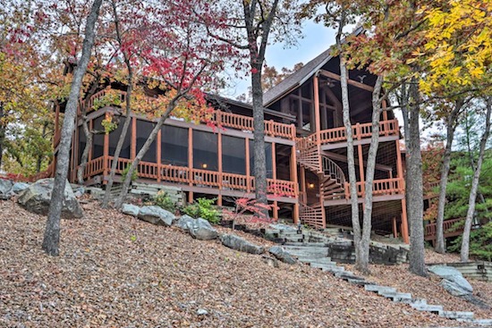 Brown Bear Lodge in Lake of the Ozarks