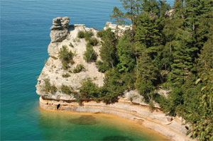 Munising Michigan Area Vacation Homes - Each rental property has its own character, amenities and scenic surroundings.  Our Munising Michigan Vacation Homes are prepared for you with all the comforts and conveniences of home.